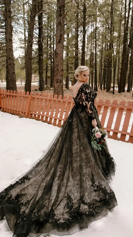 Ride The Style Wave Glamorous Black Lace Wedding Dress,Gothic Bridal Gown Y7353