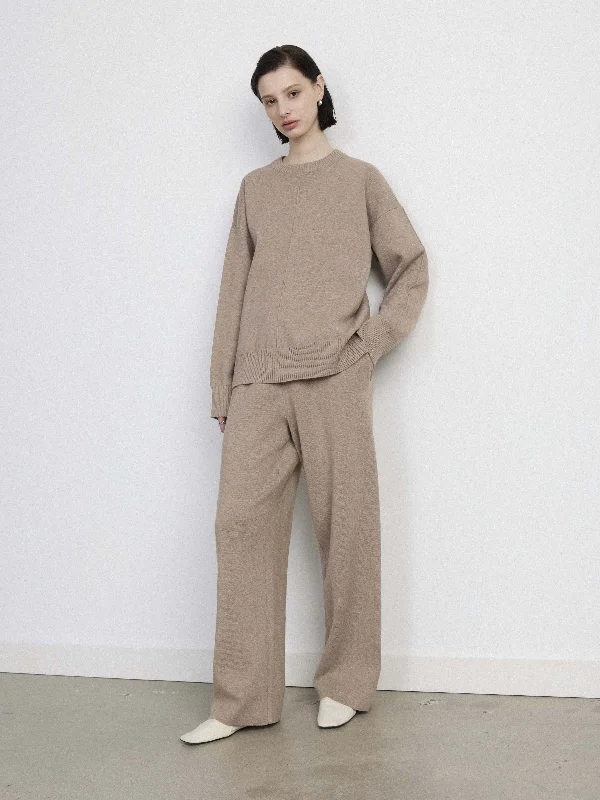 Sophisticated Fashion The Compact Sweater Pant in Taupe