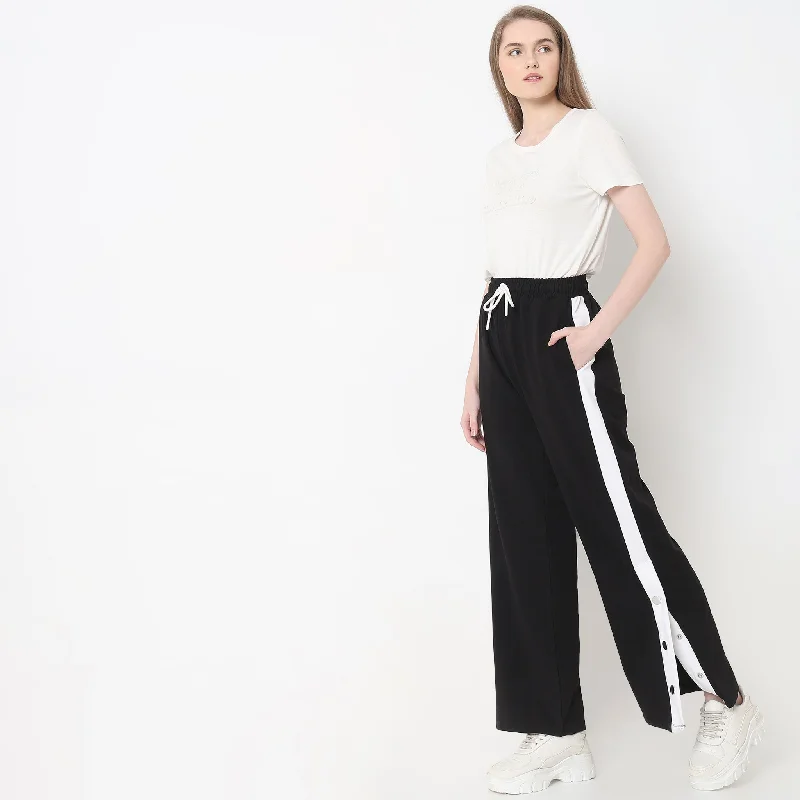 Seasonal Picks Regular Fit Solid High Rise Trackpants